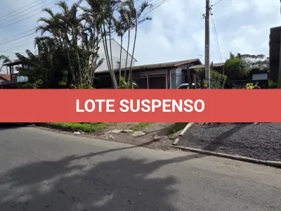 LOTE 001 - DIREITOS POSSESSÓRIOS DE UM TERRENO URBANO, COM EDIFICAÇÃO RESIDENCIAL EM ALVENARIA, situado na Rua Rio Guarita, n° 1120, MUNICÍPIO DE XANGRI-LÁ/RS.