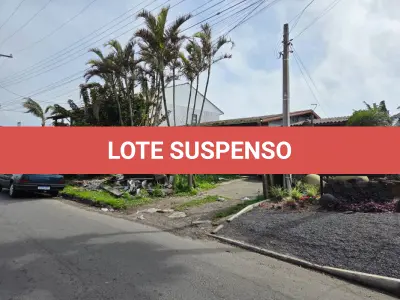 LOTE 001 - DIREITOS POSSESSÓRIOS DE UM TERRENO URBANO, COM EDIFICAÇÃO RESIDENCIAL EM ALVENARIA, situado na Rua Rio Guarita, n° 1120, MUNICÍPIO DE XANGRI-LÁ/RS.