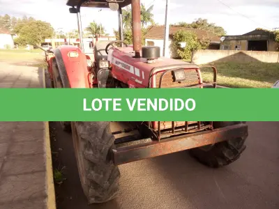 LOTE 019 - TRATOR MASSEY FERGUSON 275, Ano 2004