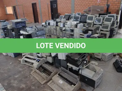 LOTE 010 - SUCATAS DE INFORMÁTICA, composto por impressoras, monitores, periféricos,  Cpus e etc