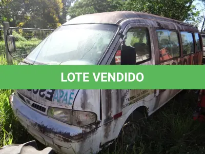 LOTE 002 - MICROONIBUS KIA BESTA, ANO 2002
