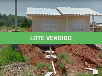 LOTE 034 - CASA NO BAIRRO LAGO AZUL EM ESTÂNCIA VELHA/RS