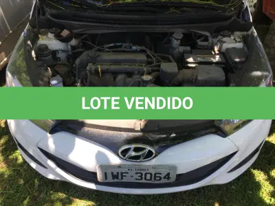 LOTE 004 - Veículo HB20S Hyundai, Ano 2014 Modelo 2015