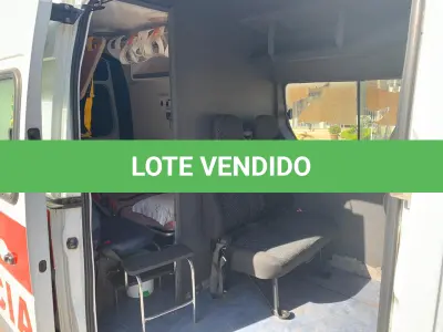 LOTE 001 - AMBULÂNCIA RENAULT/CHAPECO, ano 2013 e modelo 2014