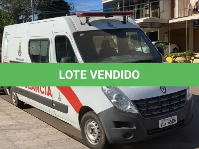 LOTE 001 - AMBULÂNCIA RENAULT/CHAPECO, ano 2013 e modelo 2014
