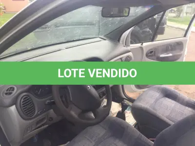 LOTE 008 - VEÍCULO RENAULT/SCENIC, RT 1.6 16V, placas ILI-9466, gasolina, ano e modelo 2003, cor branca.