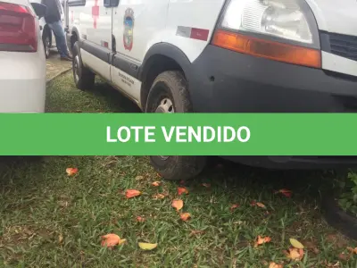 LOTE 005 - MICROONIBUS RENAULT MASTER JAEDI, diesel, cor branca, ano e modelo 2013, placas IUE 2442