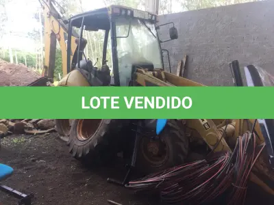 LOTE 009 - RETROESCAVADEIRA CAT, 416 E, placas IQU 2103, diesel, cor amarela, ano e modelo 2010