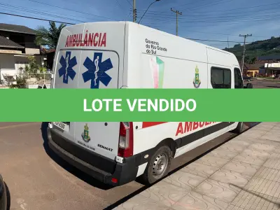 LOTE 001 - AMBULÂNCIA RENAULT/CHAPECO, ano 2013 e modelo 2014
