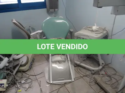 LOTE 003 - CADEIRA ODONTOLÓGICA (VERDE)