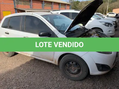 LOTE 008 - VEÍCULO FORD/FIESTA 1.6, placas IRP-4613, flex, ano e modelo 2011, cor branca
