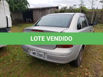 LOTE 004 - UM VEÍCULO GM/CORSA SEDAN PREMIUM, PLACAS IMB-2995