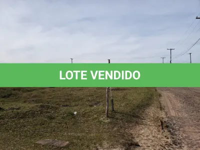 LOTE 002 - UM TERRENO URBANO, na Praia Riviera, lote 09 da quadra 05, em Torres/RS