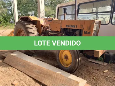 LOTE 010 - TRATOR VALMET, ano 1988