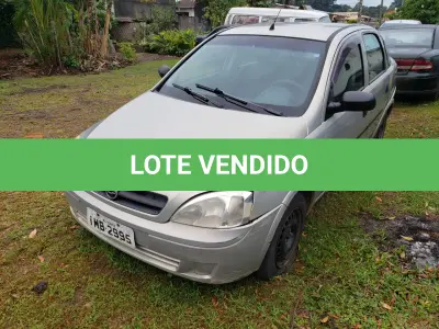 LOTE 004 - UM VEÍCULO GM/CORSA SEDAN PREMIUM, PLACAS IMB-2995