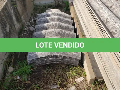 LOTE 005 - CONJUNTO DE TELHAS USADAS, SEMI NOVAS e CUMEEIRAS