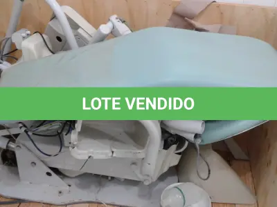 LOTE 012 - 02 CADEIRAS ODONTOLÓGICAS, MARCAS KAVO E GNATUS