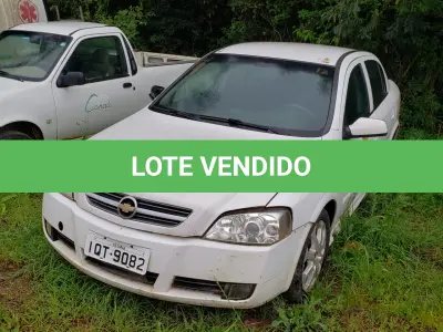 LOTE 001 - GM/ASTRA SEDAN ADVANTAGE , placas IQT-9082, flex, ano e modelo 2010, cor branca