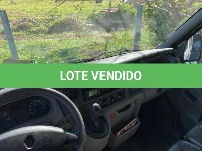 LOTE 002 - MICROONIBUS RENAULT MASTER JAEDI, diesel, ano 2012, modelo 2013