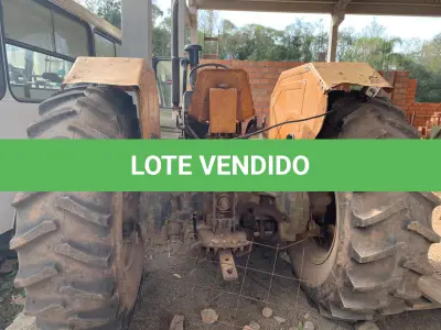 LOTE 010 - TRATOR VALMET, ano 1988