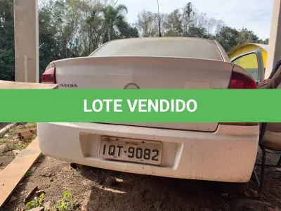 LOTE 001 - GM/ASTRA SEDAN ADVANTAGE , placas IQT-9082, flex, ano e modelo 2010, cor branca