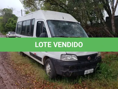 LOTE 004 - VEÍCULO FIAT/DUCATO MULTI TAKO, placas IVR-1520, diesel, ano e modelo 2014, cor branca