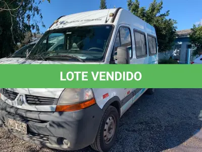 LOTE 002 - MICROONIBUS RENAULT MASTER JAEDI, diesel, ano 2012, modelo 2013