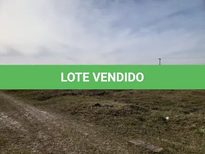 LOTE 002 - UM TERRENO URBANO, na Praia Riviera, lote 09 da quadra 05, em Torres/RS