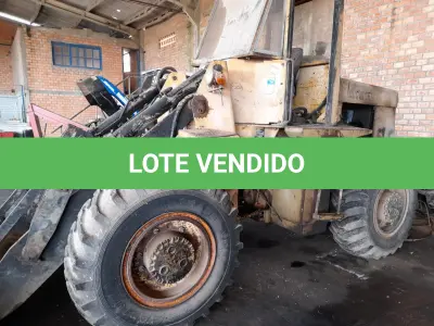 LOTE 017 - PÁ CARREGADEIRA MICHIGAN 55C, diesel Ano e Modelo 1989