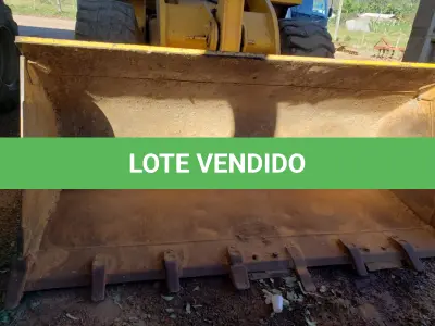 LOTE 001 - UM VEÍCULO, TIPO PÁ CARREGADEIRA, Modelo XG958, fabricação/modelo 2013
