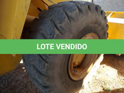 LOTE 001 - UM VEÍCULO, TIPO PÁ CARREGADEIRA, Modelo XG958, fabricação/modelo 2013