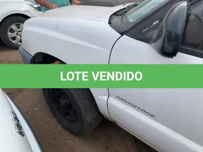 LOTE 015 - VEÍCULO GM/S10 ADVANTAGE S, ano 2010 e modelo 2011