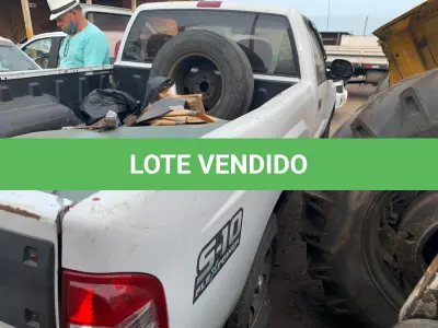 LOTE 015 - VEÍCULO GM/S10 ADVANTAGE S, ano 2010 e modelo 2011