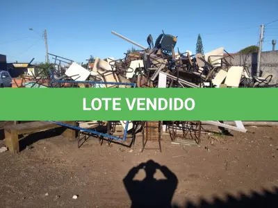 LOTE 010 - SUCATA DE CADEIRAS ESCOLARES