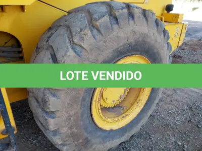 LOTE 001 - UM VEÍCULO, TIPO PÁ CARREGADEIRA, Modelo XG958, fabricação/modelo 2013