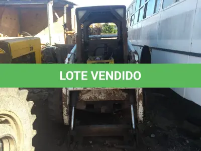 LOTE 009 - MINI CARREGADEIRA BOBCAT