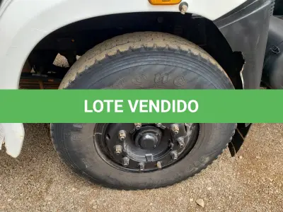 LOTE 008 - CAMINHÃO BASCULANTE, AGRALE 1.300, cor branca, ano e modelo de fabricação 2010