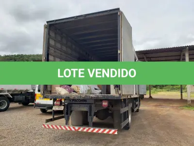 LOTE 005 - FURGÃO (BAÚ)