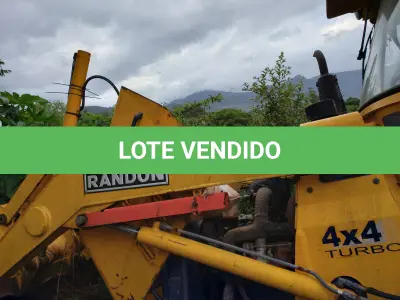 LOTE 001 - Retroescavadeira Randon, 406B, diesel, desmontada, faltando peças