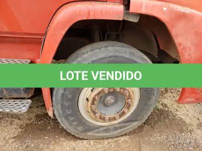 LOTE 002 - Caminhão Basculante, Mercedes Benz 1620, diesel, placas ILQ 7096, ano e modelo 2003, não está funcionando