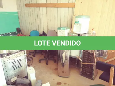 LOTE 009 - SUCATAS DE ESCRITÓRIO E ELETRODOMÉSTICOS – Cadeiras, fogão,  máquina de lavar