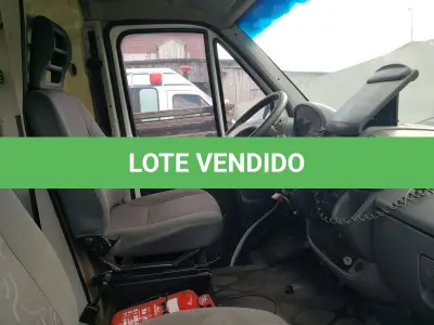 LOTE 004 - MICROONIBUS AMBULÂNCIA FIAT/DUCATO, MC TCA, PLACAS  IVB-6342, diesel, branca ano 2013, modelo 2014,