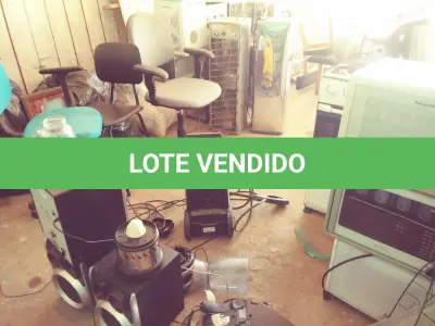 LOTE 009 - SUCATAS DE ESCRITÓRIO E ELETRODOMÉSTICOS – Cadeiras, fogão,  máquina de lavar