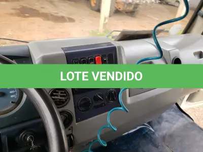 LOTE 008 - CAMINHÃO BASCULANTE, AGRALE 1.300, cor branca, ano e modelo de fabricação 2010