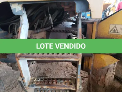 LOTE 003 - MOTO NIVELADORA XCMG, GR 180, motor Grader, diesel,  ano 2010 e modelo 2011