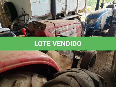 LOTE 003 - Trator Agrale 5075, diesel, ano e modelo 2015, não está funcionando