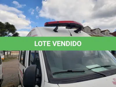 LOTE 004 - MICROONIBUS AMBULÂNCIA FIAT/DUCATO, MC TCA, PLACAS  IVB-6342, diesel, branca ano 2013, modelo 2014,