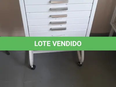 LOTE 004 - Móveis de escritório - Armários, cadeiras, mesas, arquivos entre outros