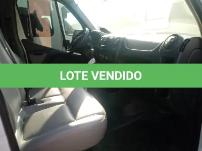 LOTE 007 - MICROONIBUS RENAULT/MASTER VITRÉ, L3H2, TCA MIC,PLACAS IYC9533, diesel, branca ano 2017, modelo 2018