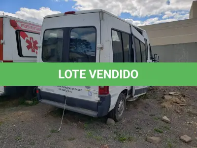 LOTE 006 - MICROONIBUS CITROEN/JUMPER, GREENCAR ES, PLACAS ITI-0923,  diesel, branca, ano 2012, modelo 2013